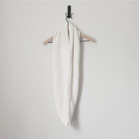 Old Navy Cream Infinity Knit Scarf - Picture 1 of 3